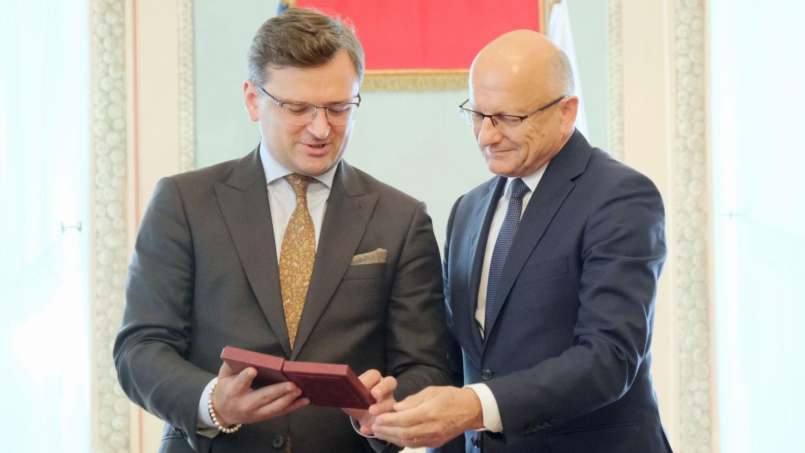 Krzysztof Żuk odznaczony przez Ukrainę. Order przyznał mu prezydent Wołodymyr Zełenski Krzysztof Żuk odznaczony przez Ukrainę. Order przyznał mu prezydent Wołodymyr Zełenski