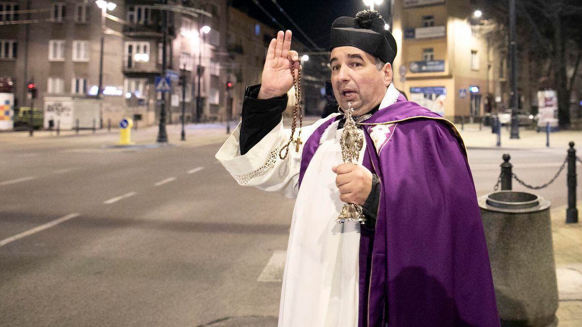 Ks. Mirosław Matuszny nie wyjdzie już na ulice. Ma zakaz