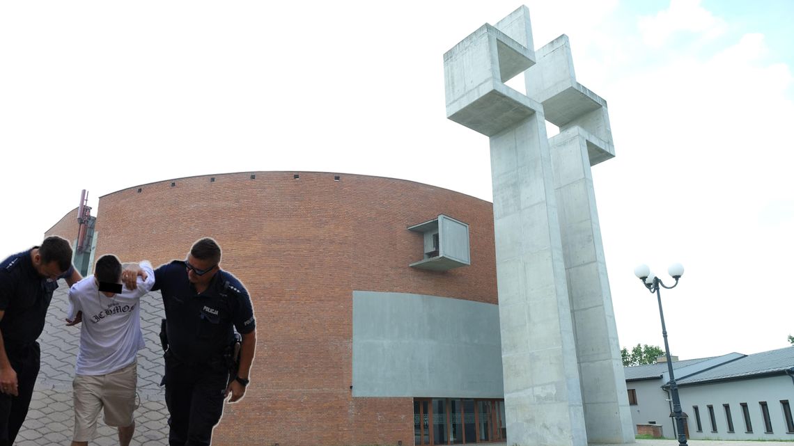 Ksiądz o nasikaniu na krzyż: „Aż mnie zmroziło”. Skrucha do sprawców przyszła z kacem Ksiądz o nasikaniu na krzyż: „Aż mnie zmroziło”. Skrucha do sprawców przyszła z kacem