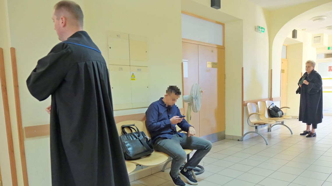 Ksiądz podglądacz nie będzie skazany. Sprawa została umorzona