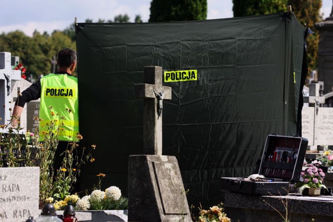 Ksiądz podpalił się na cmentarzu? Wyniki badań to wyjaśnią