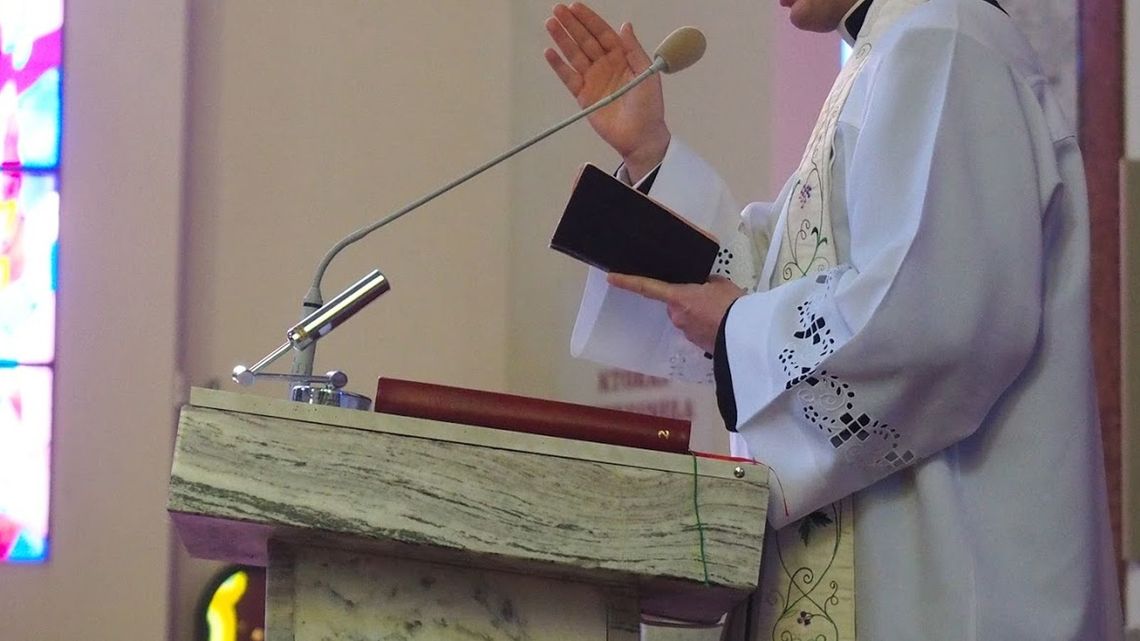 Ksiądz z kamerą na bucie stanie przed sądem. Nagrywał rozebrane nastolatki, wpadł w Chorwacji