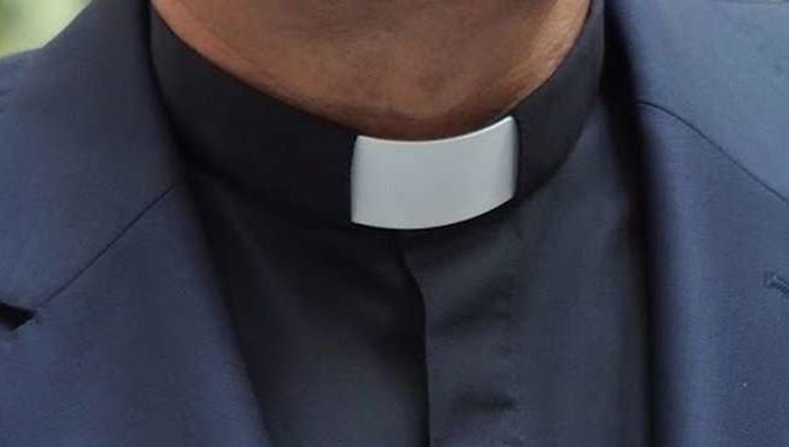 Ksiądz zmarł, 17-latka popełniła samobójstwo. Rodzice: "Przez to ludzkie gadanie targnęła się na życie"