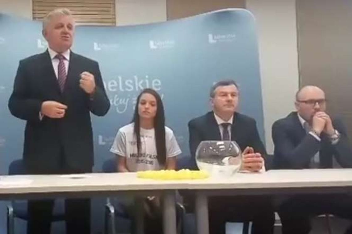 Kto dostanie pieniądze z Unii Europejskiej? Losowanie w Urzędzie Marszałkowskim Kto dostanie pieniądze z Unii Europejskiej? Losowanie w Urzędzie Marszałkowskim