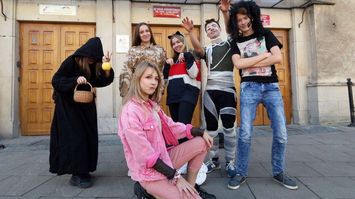 "Kto przebrany, ten niepytany". Uczniowie Unii przebrali się za bohaterów filmów [zdjęcia]