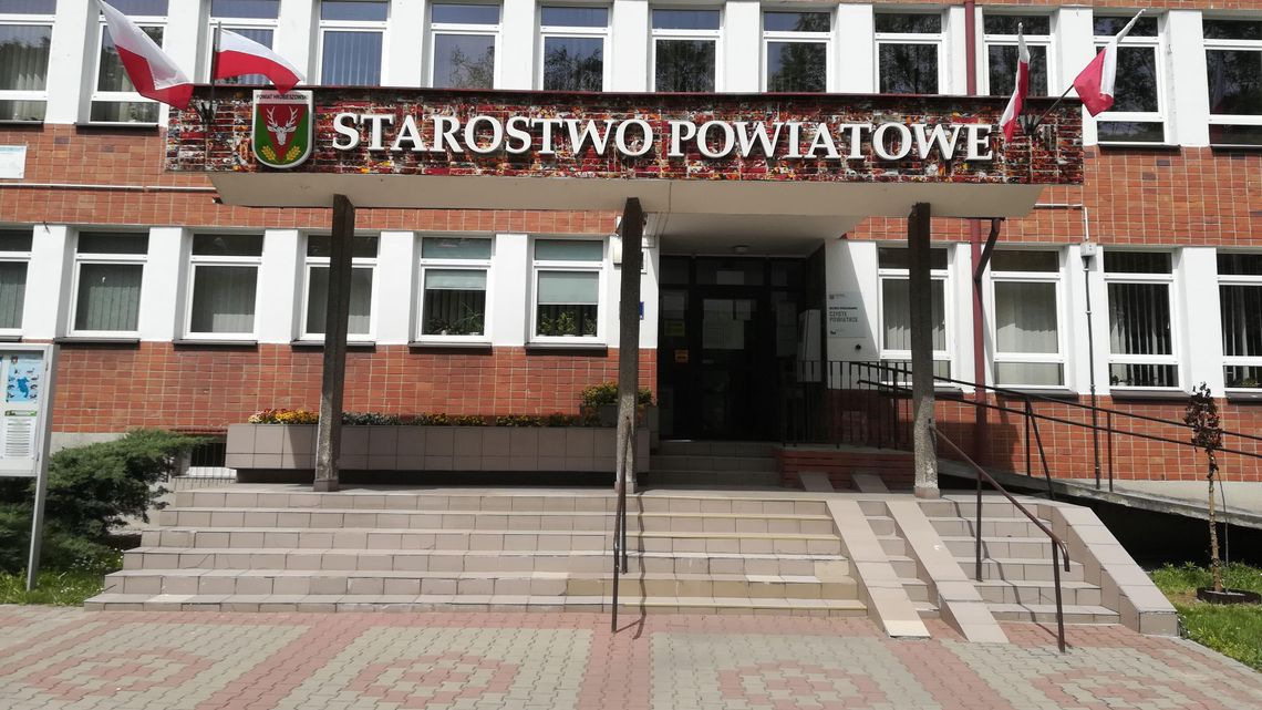 Kto tak naprawdę jest dyrektorem szpitala w Hrubieszowie i czy mu płacą?