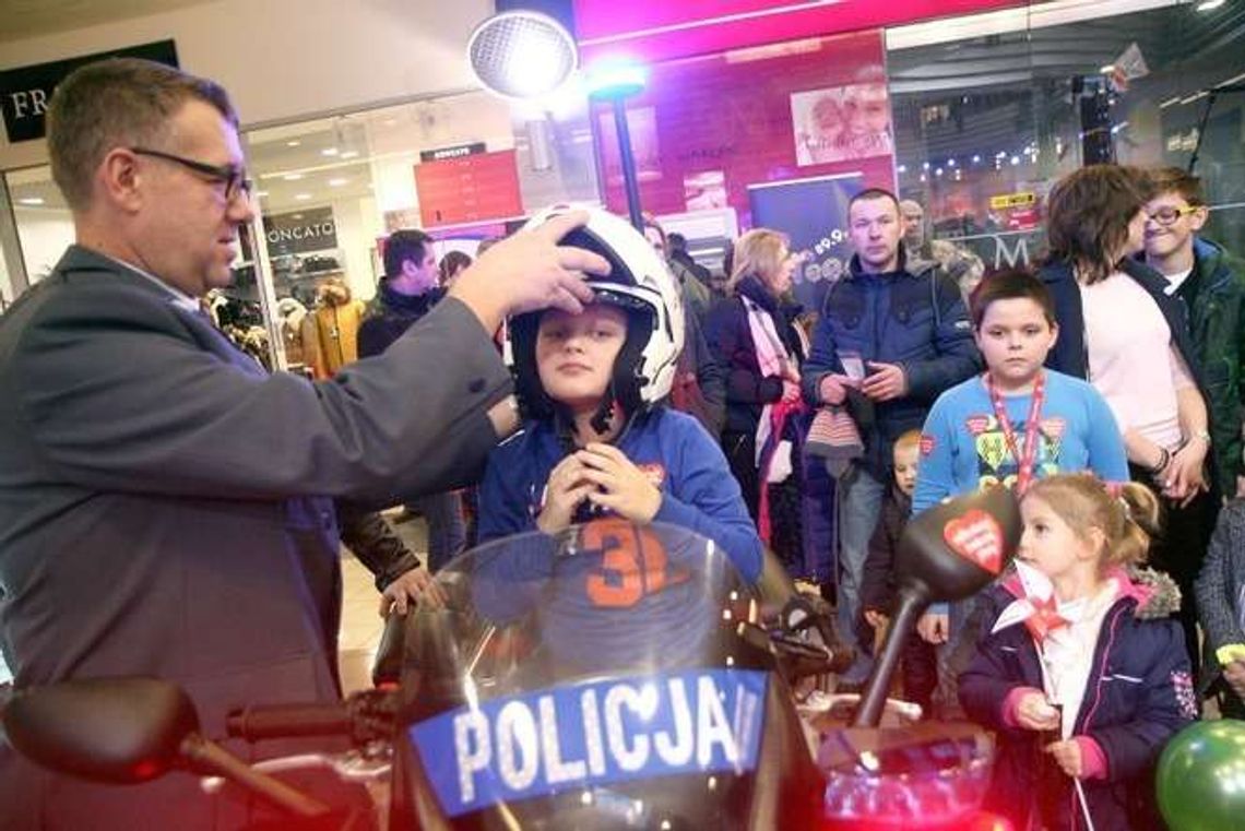 Kto zagra z WOŚP? Wojsko odmówiło, nie będzie też policyjnych pokazów (SONDA)