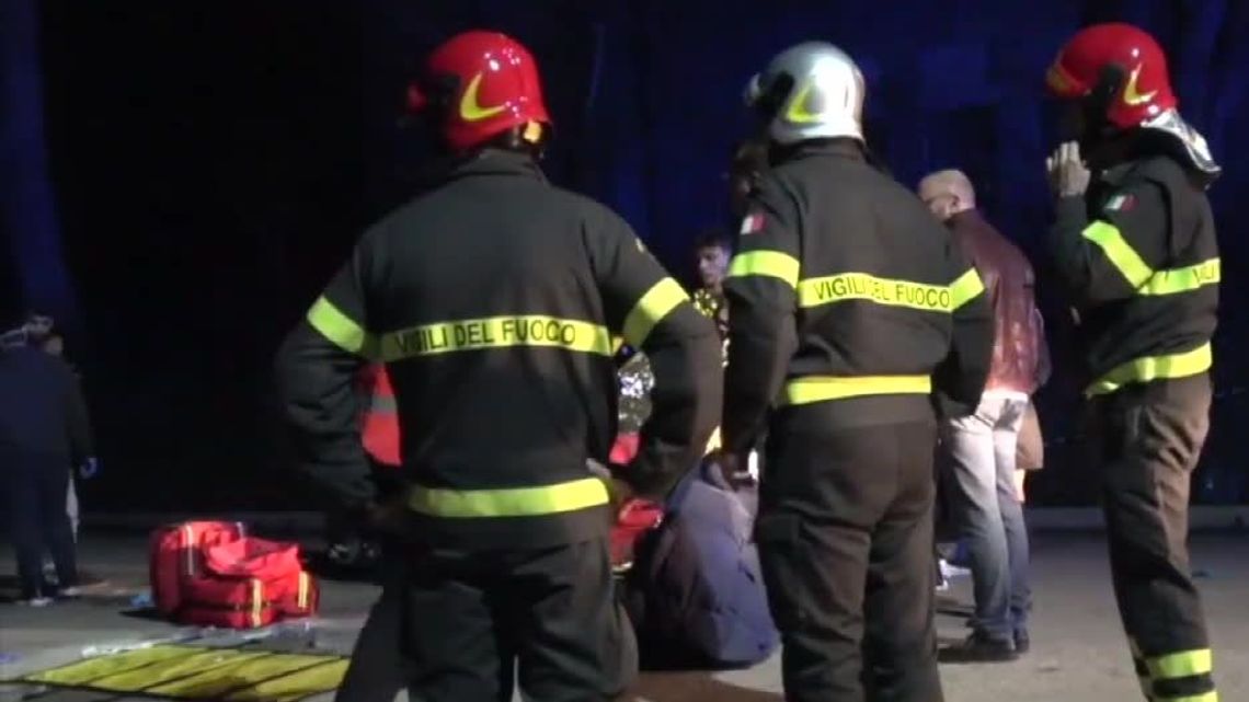 Ktoś rozpylił w klubie drażniącą substancję. Ludzie w panice zaczęli się tratować