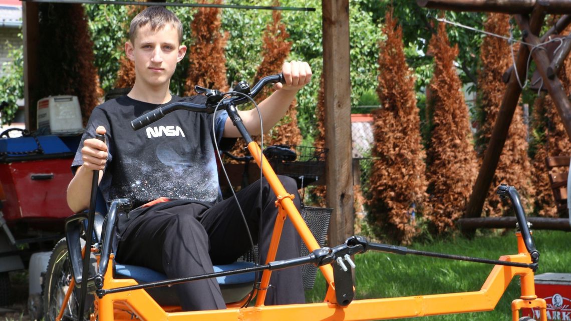 Kuba ma 15 lat i własne konstrukcje rowerów na koncie. "Każdy chciał się przejechać"