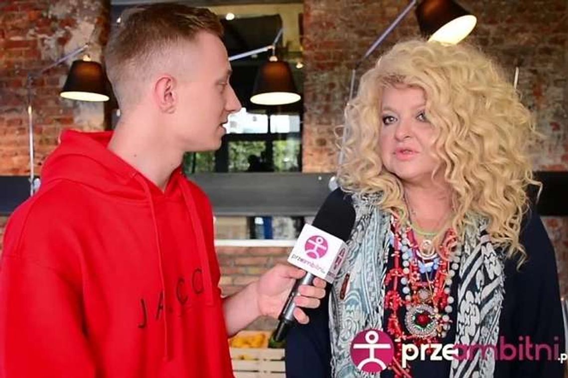 "Kuchenne rewolucje". Ludzie stawiają "ołtarzyki" ze zdjęciem Magdy Gessler "Kuchenne rewolucje". Ludzie stawiają "ołtarzyki" ze zdjęciem Magdy Gessler