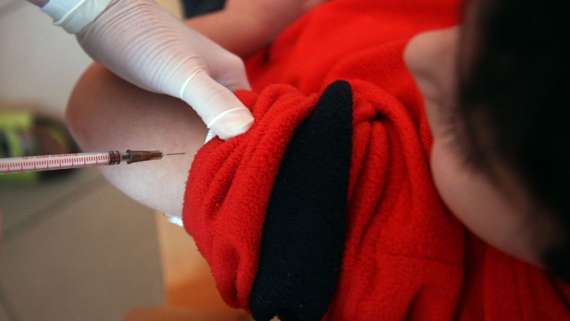 Kuczmierowski: w poniedziałek dotrze 1,1 mln dziecięcych szczepionek przeciw COVID-19