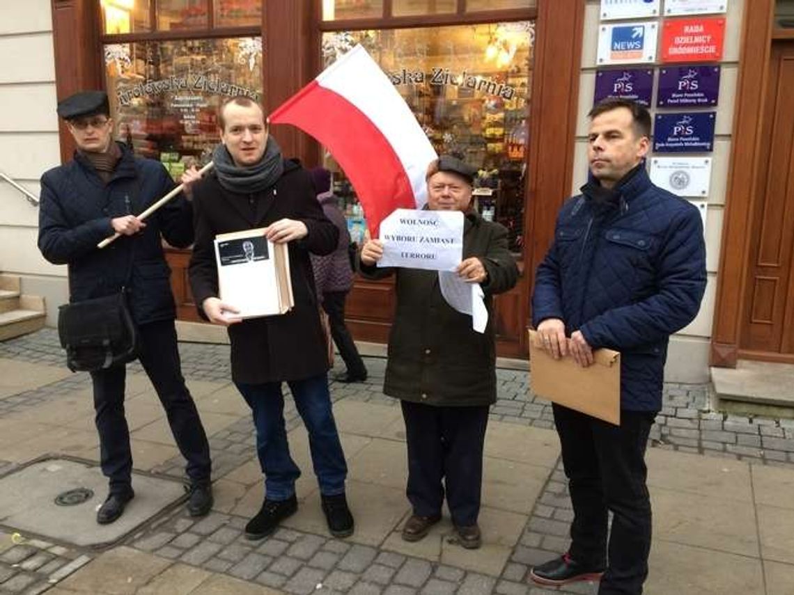 Kukizowcy w Lublinie o zamachu na demokrację Kukizowcy w Lublinie o zamachu na demokrację