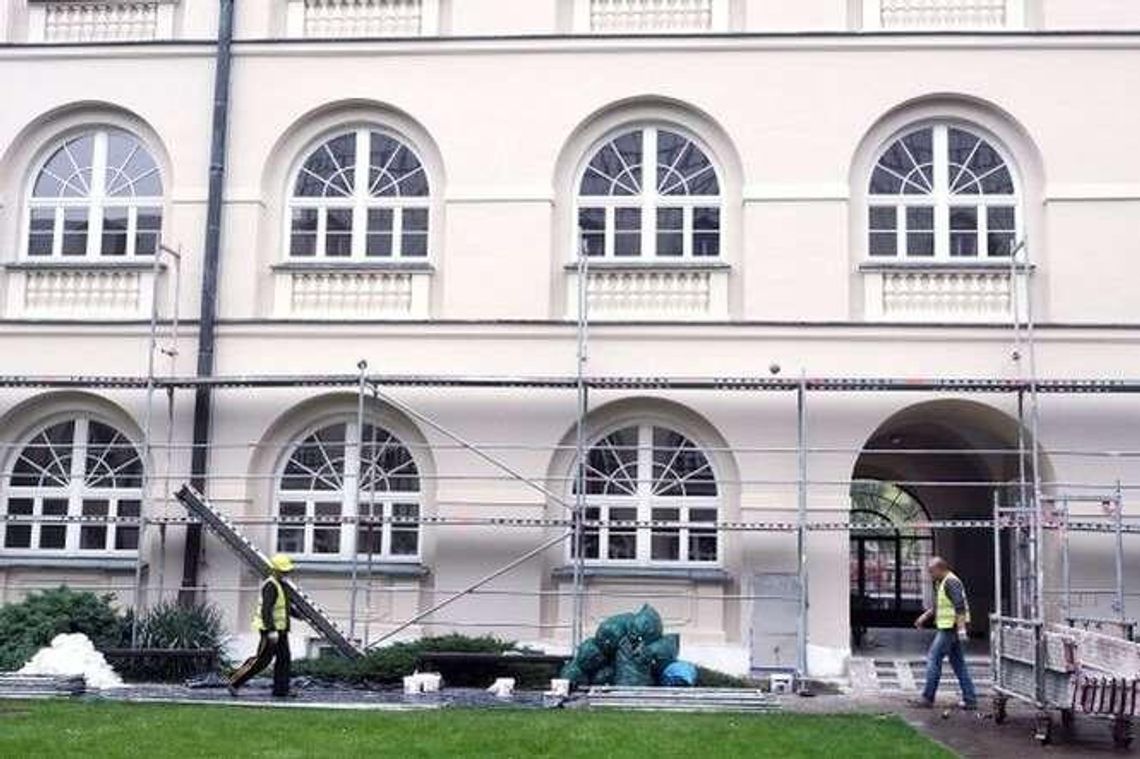KUL: Na dachu parkingu będzie dziedziniec dla studentów. Uczelnia z nową elewacją KUL: Na dachu parkingu będzie dziedziniec dla studentów. Uczelnia z nową elewacją