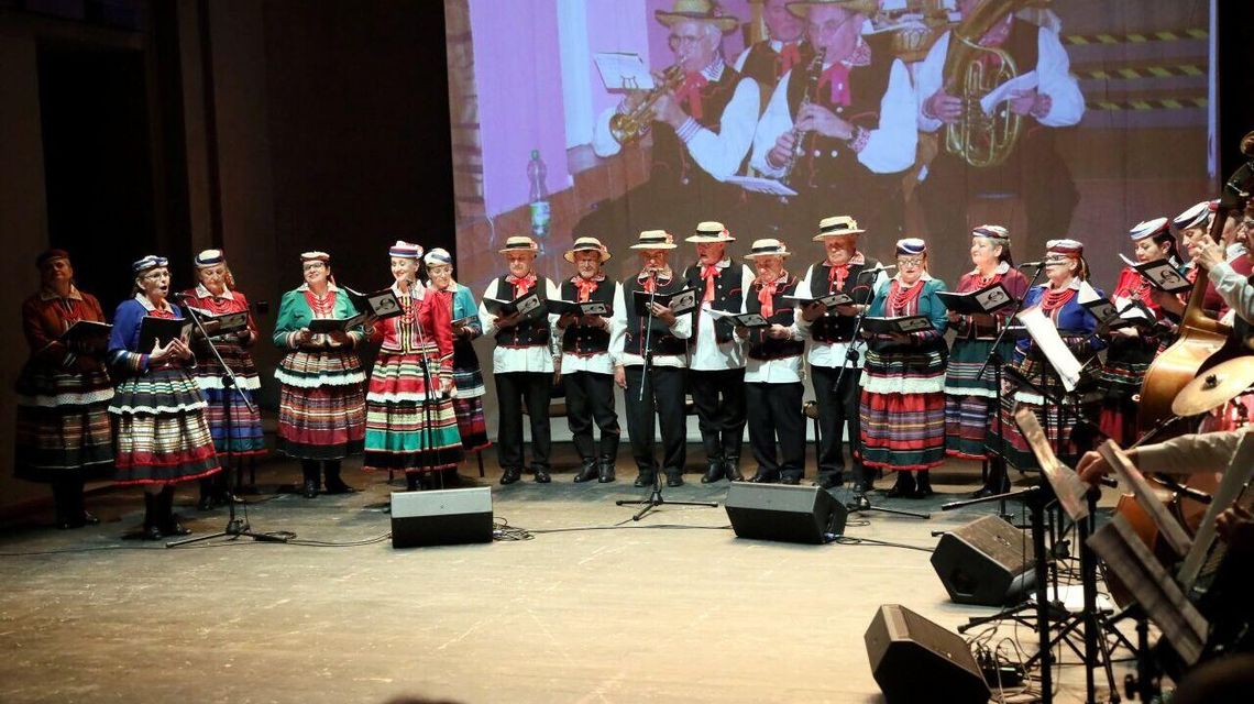 Kultywują ludowe przyśpiewki i tańce. Sławiniacy świętują ćwierćwiecze istnienia Kultywują ludowe przyśpiewki i tańce. Sławiniacy świętują ćwierćwiecze istnienia