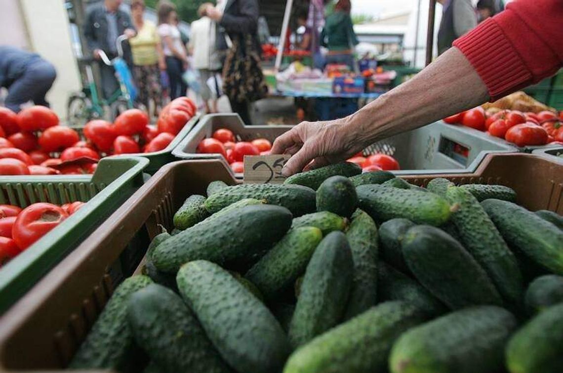 Kupcy z targowisk chcą w święto handlować tak jak inni