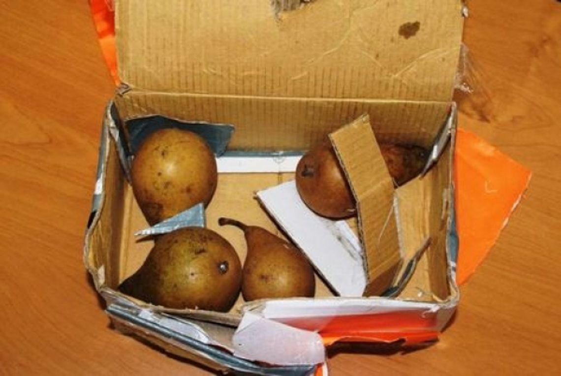 Kupiła na aukcji telefon. Dostała 4 gruszki 