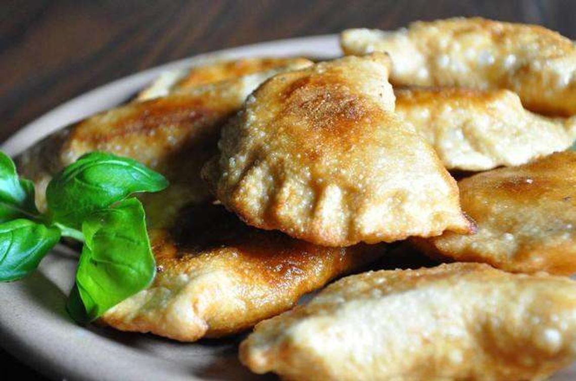 Kupiła pierogi, pomyliła się przy ważeniu. Skuli ją i przesłuchiwali