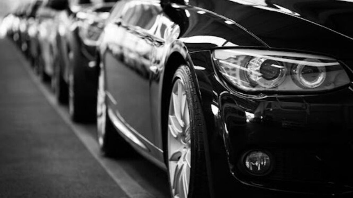 Kupno czy wynajem samochodów poleasingowych?