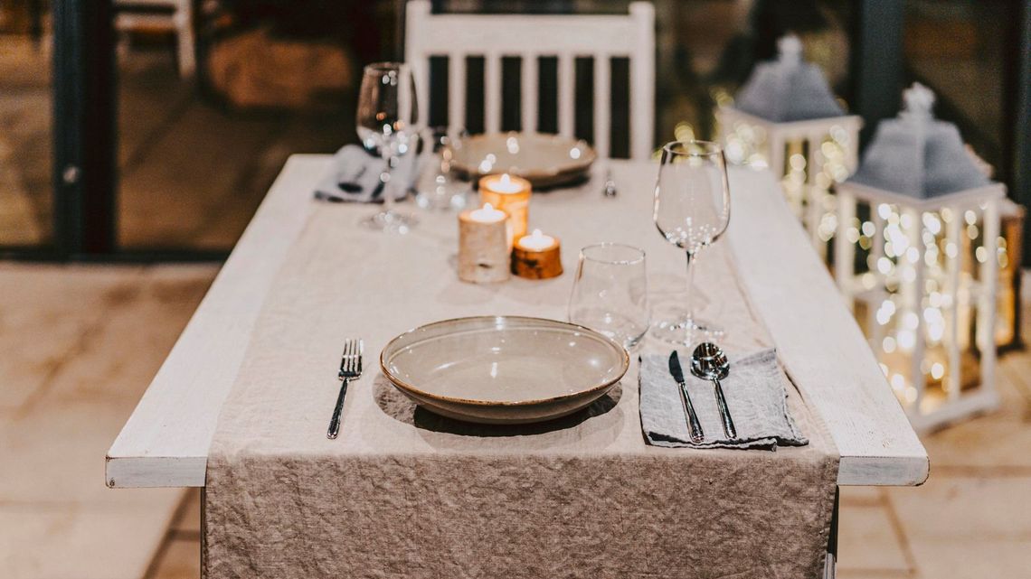 Kuracjusze już są. Restauracje ledwo dyszą