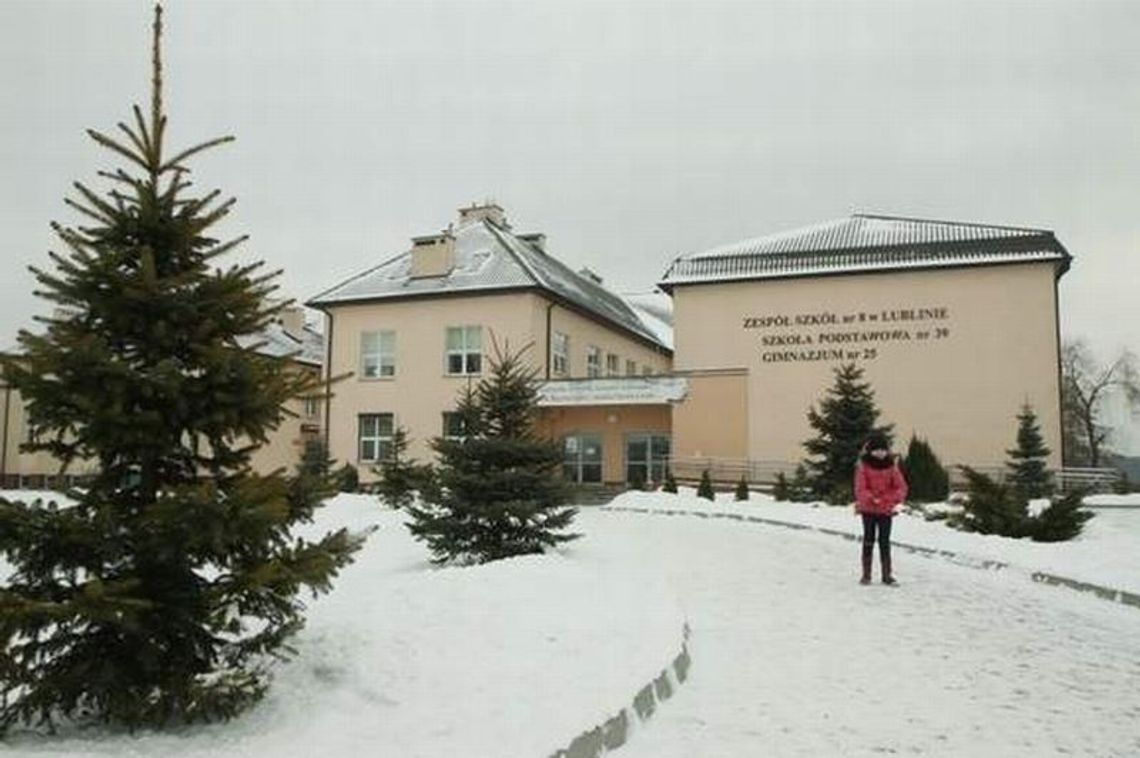 Kurator o dzienniku w SP 39: Były nieprawidłowości, ale nie fałszowanie