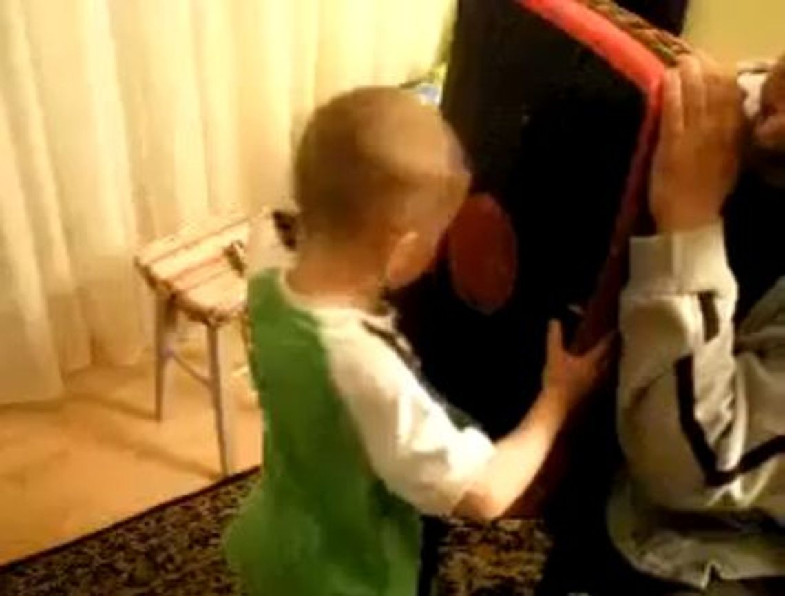 Kurator przyjrzy się rodzinie dziecka szkolonego na kibola