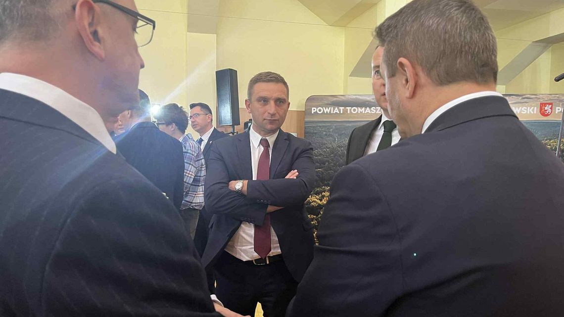 Kuratorium bada sprawę uczestnictwa młodzieży w konferencji z udziałem Bąkiewicza