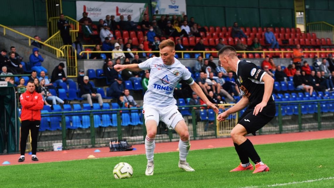 Kuriozalna kartka dla bramkarza Hetmana Zamość w Dębicy Kuriozalna kartka dla bramkarza Hetmana Zamość w Dębicy