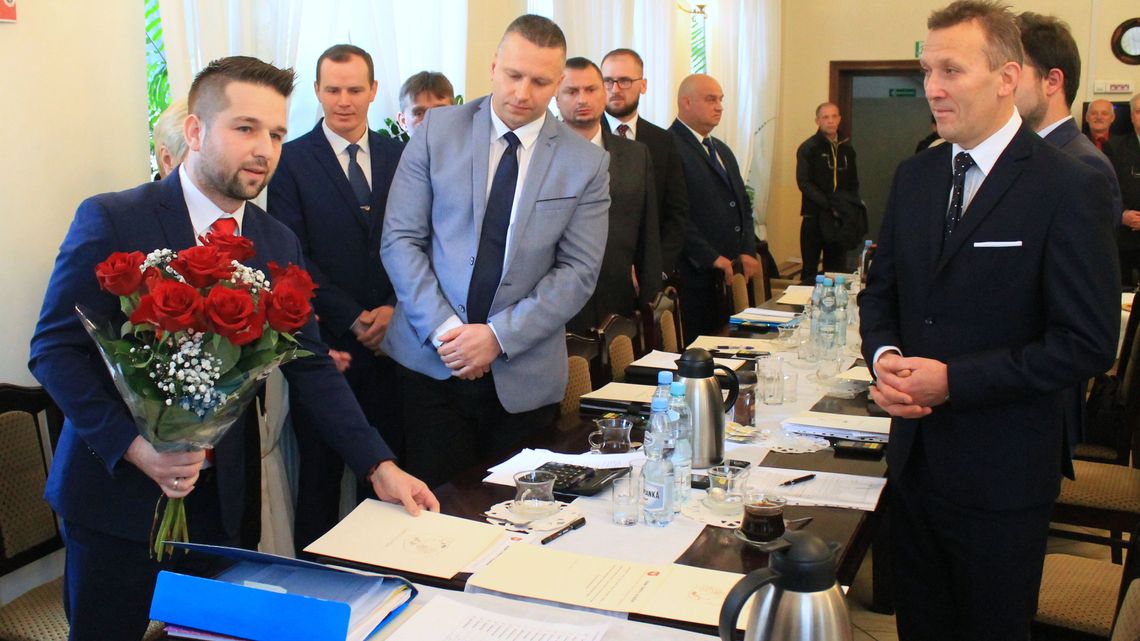 Kurów: Nowy wójt i radni zaprzysiężeni. Pierwszy raz głosowali elektronicznie [zdjęcia]