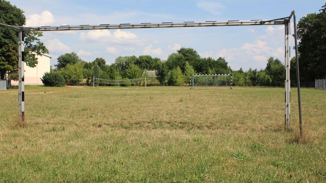 Kurów. Są pieniądze na boisko szkolne