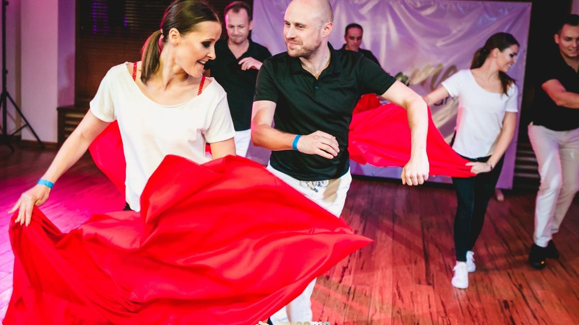 Kurs taneczny online w Salsame Dance Studio Kurs taneczny online w Salsame Dance Studio