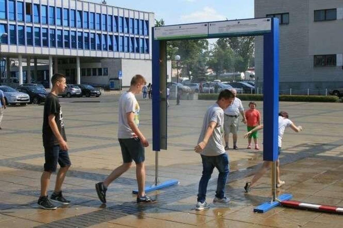 Kurtyna wodna chłodzi w Puławach