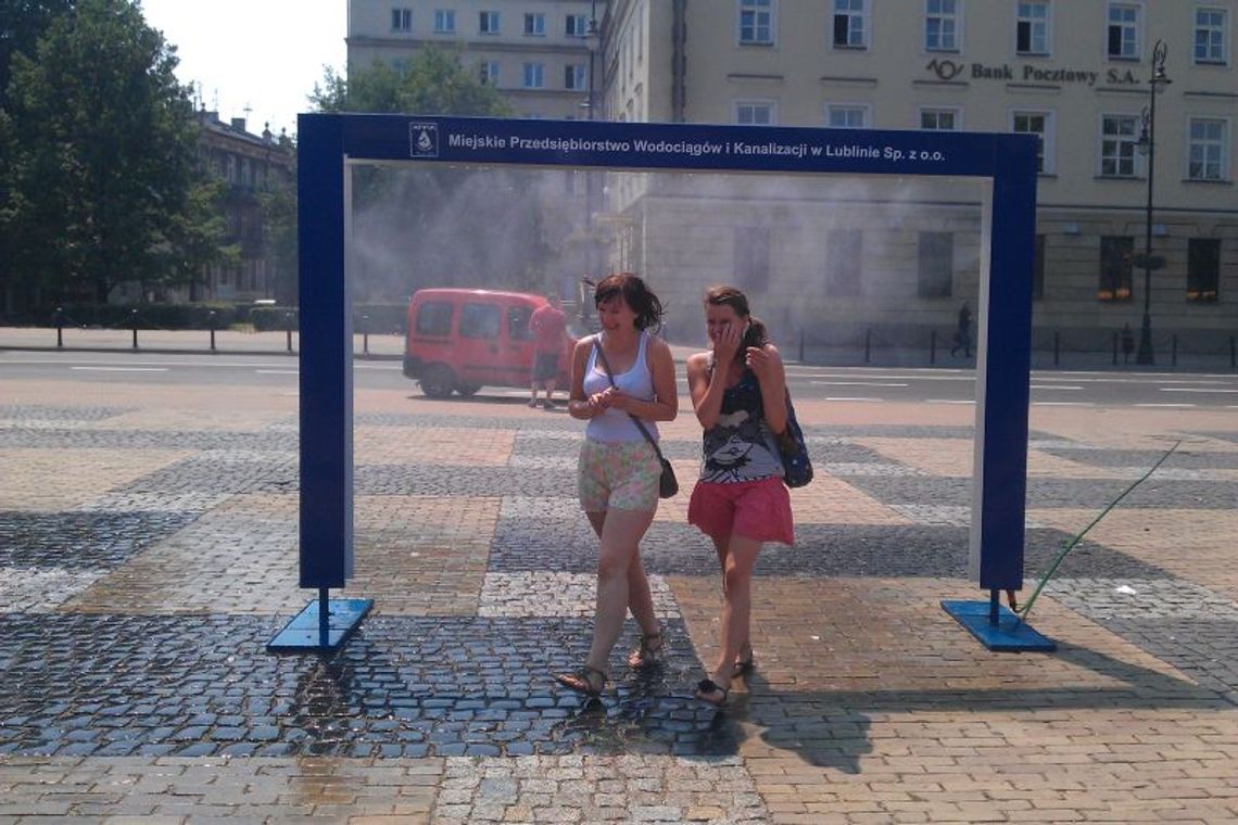 Kurtyna wodna na placu Litewskim w Lublinie (zdjęcia) Kurtyna wodna na placu Litewskim w Lublinie (zdjęcia)