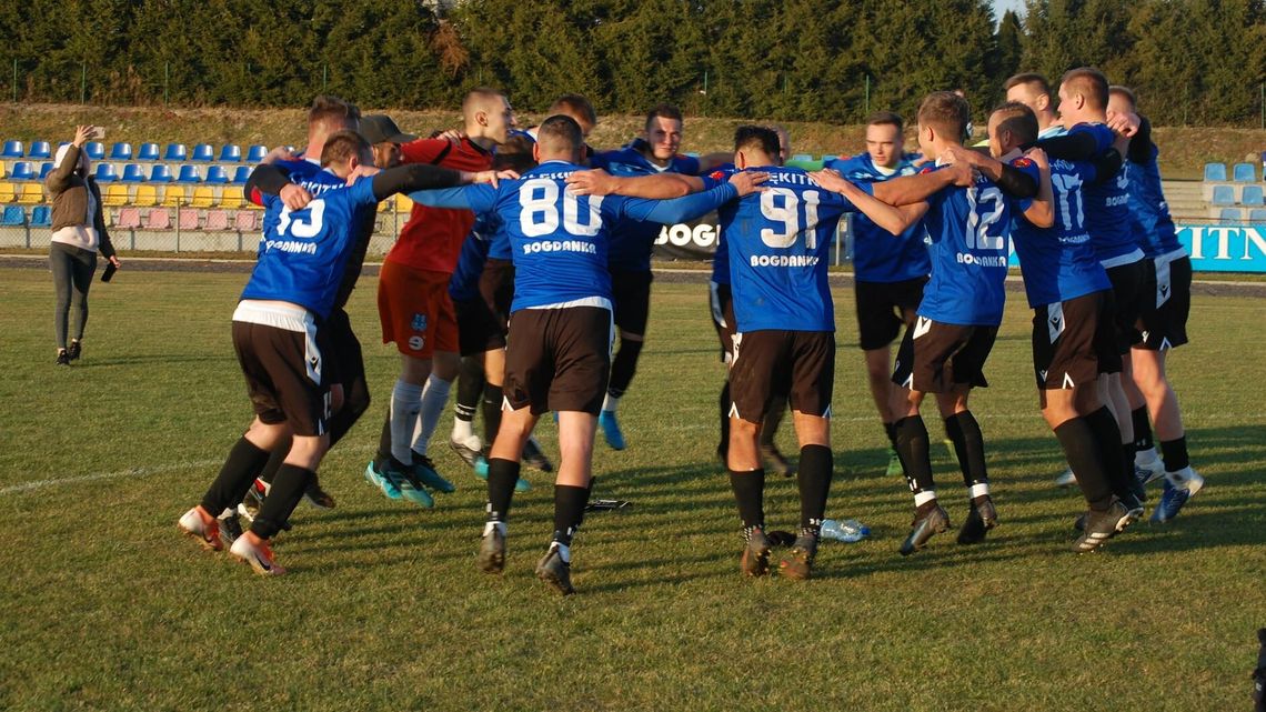 Kwestia meczu Błękitni - Andoria rozstrzygnięta! Co to oznacza dla tabeli Keeza zamojskiej klasy okręgowej?