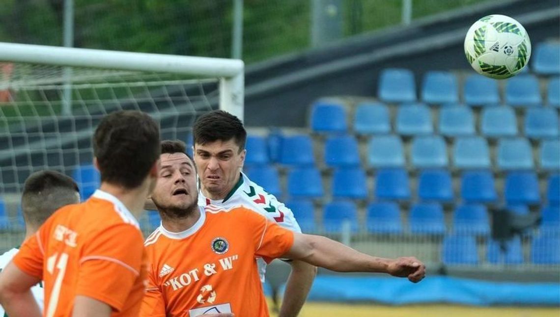 Łada – Kryształ 0:2. Trzy ubytki, jeden transfer