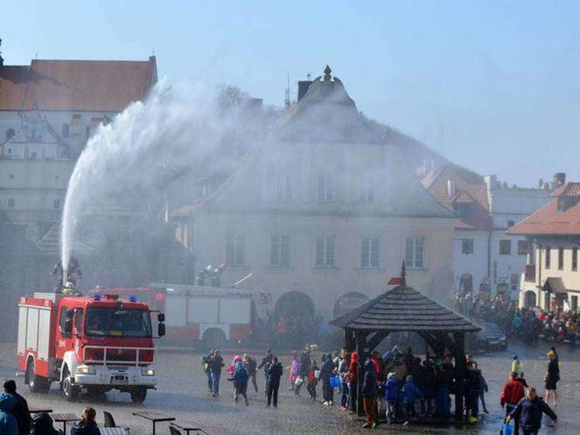 Lany poniedziałek w Kazimierzu Dolnym