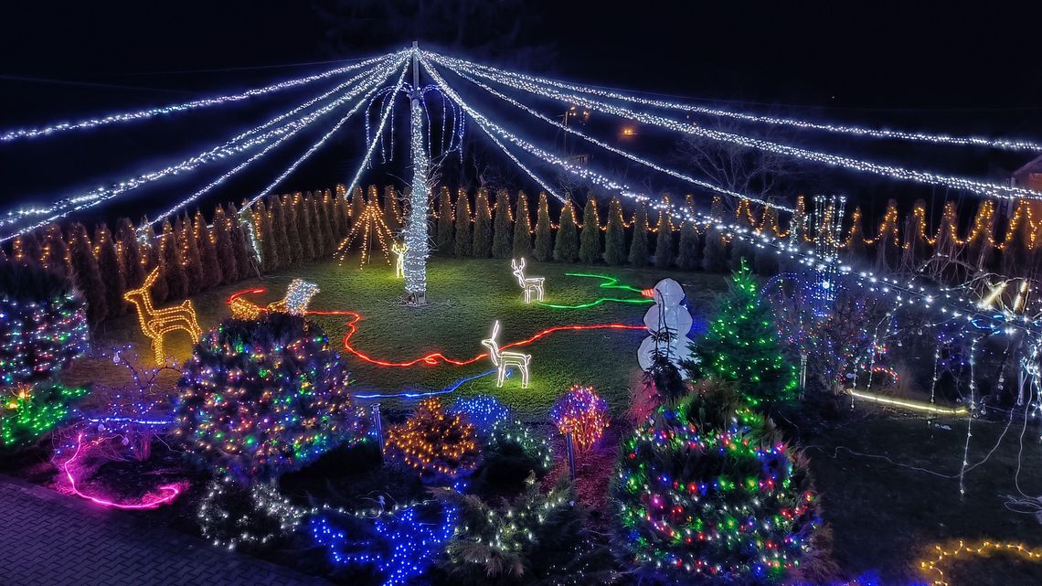  Las Vegas u pana Sławomira na wsi. Zaczęło się od węża ledowego 