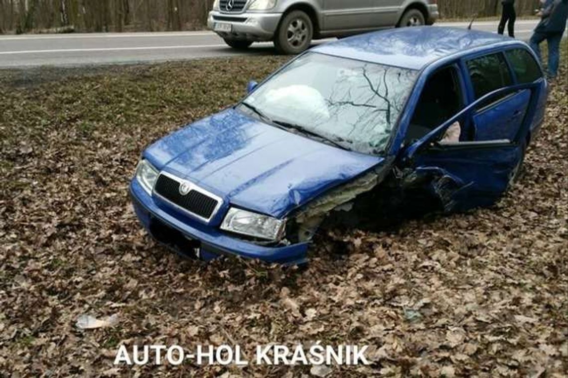 Lasy: Kierowca usnął i rozbił samochód w rowie (zdjęcia)