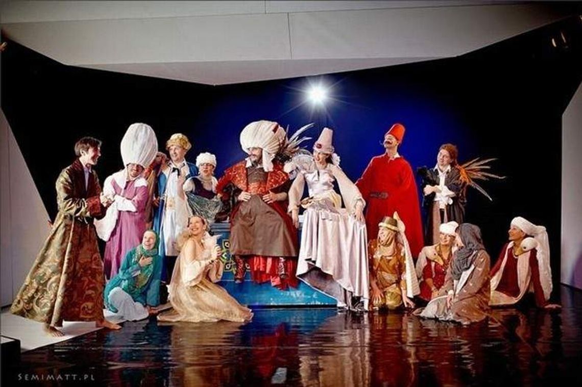 Latający kufer w Teatrze Andersena