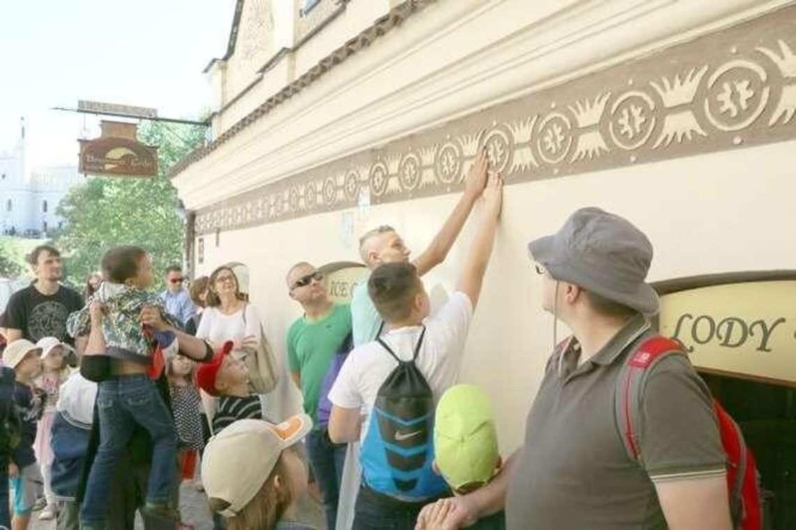 Lato w mieście: Gadające ściany, kamień nieszczęścia i inne atrakcje Lato w mieście: Gadające ściany, kamień nieszczęścia i inne atrakcje