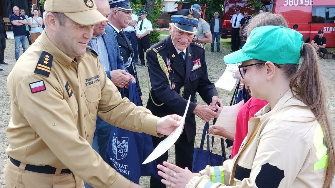 Łatwo nie było, ale młodzi strażacy dali radę