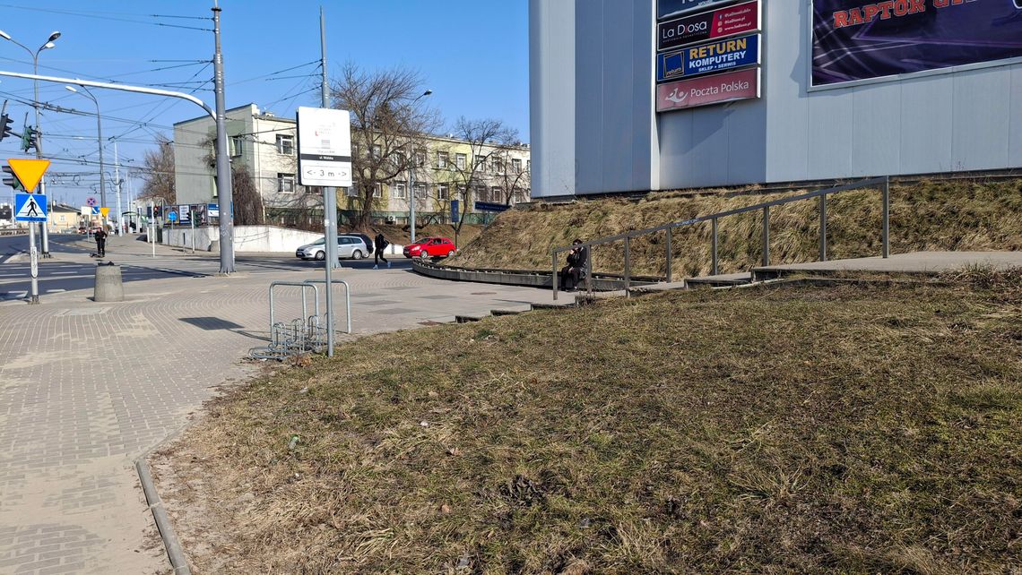 Ławki niszczeją od lat, ‘Bronx’ zniknął