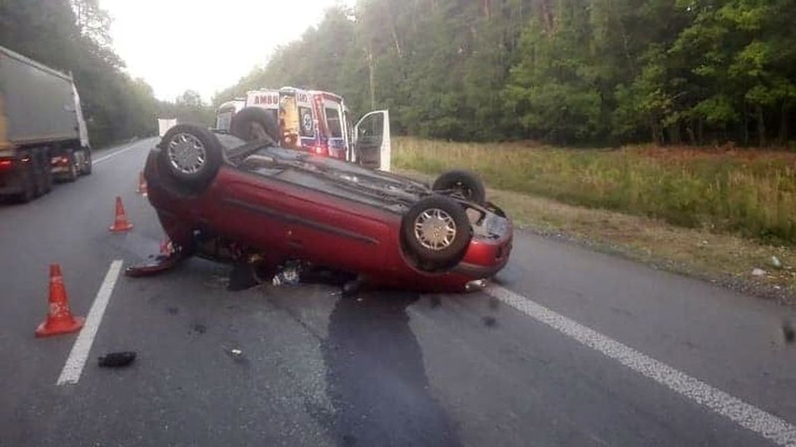 Łążek Ordynacki: Wracali znad jeziora, auto dachowało