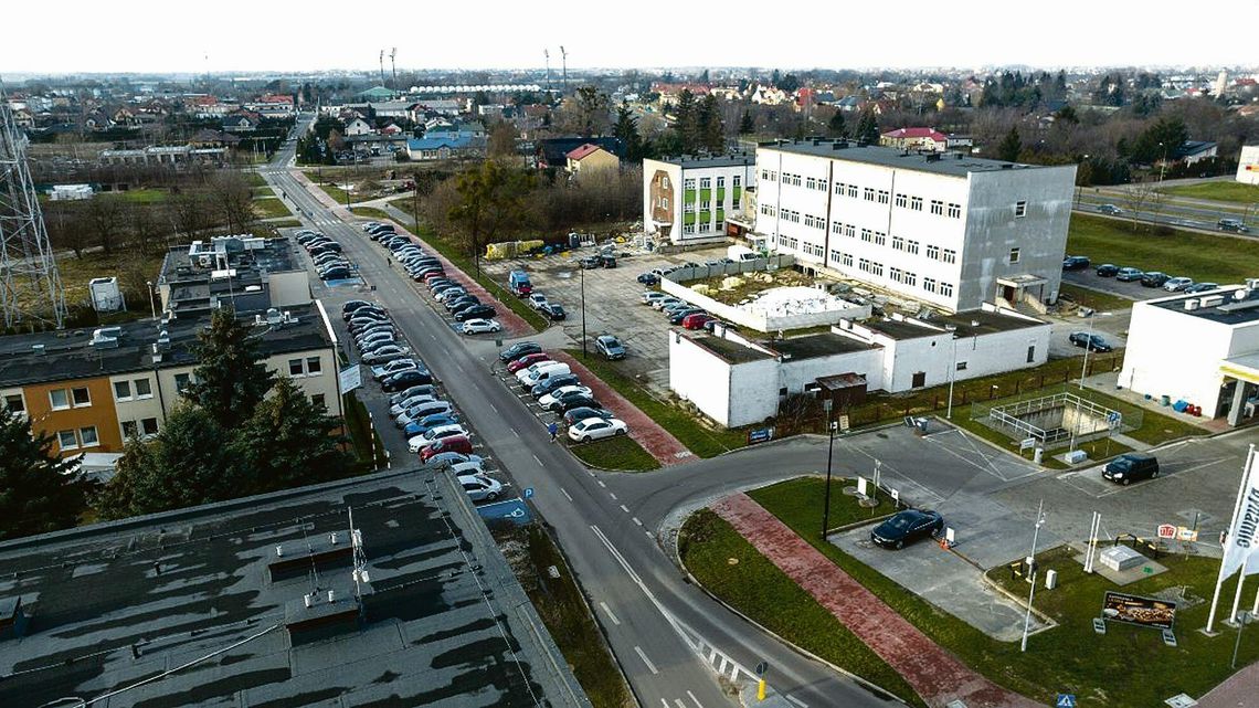 Łęczna. 200 nowych miejsc parkingowych