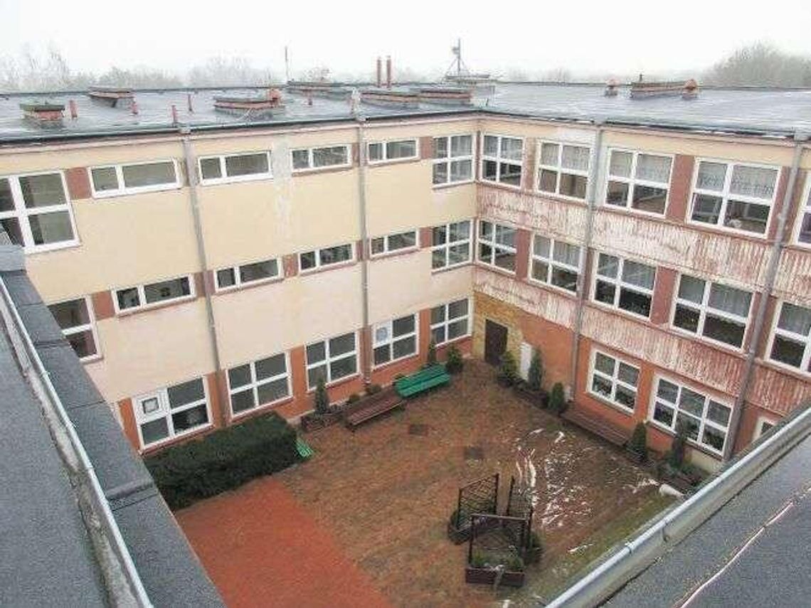 Łęczna: Ciepło w basenie i szkole