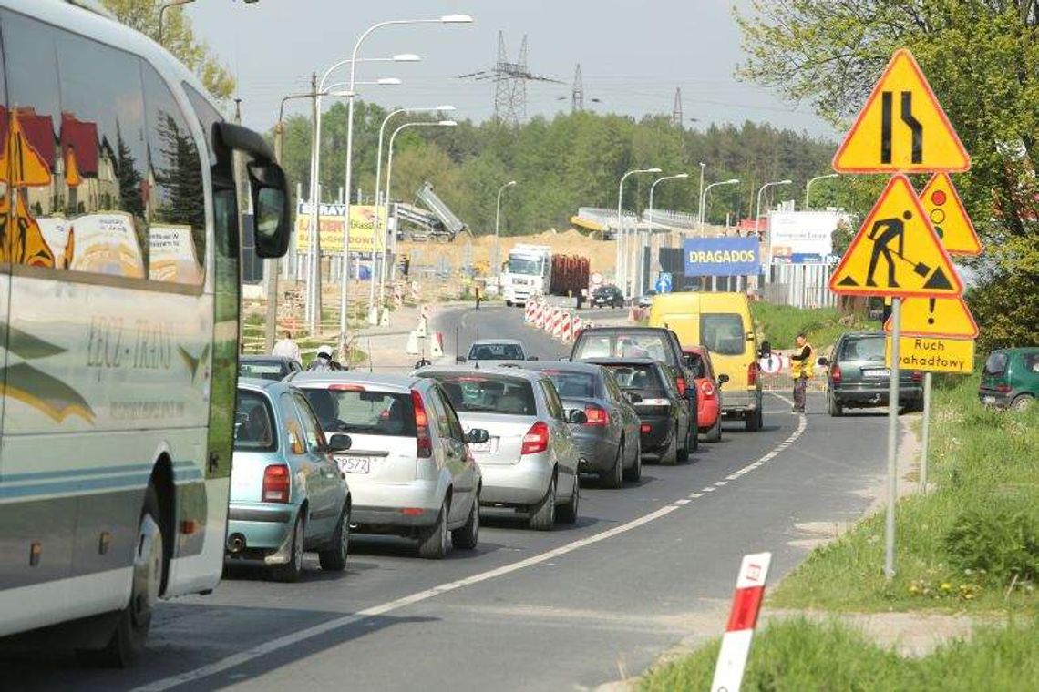 Łęczna - Lublin: Wahadłem zakorkowali drogę 82 (zdjęcia) Łęczna - Lublin: Wahadłem zakorkowali drogę 82 (zdjęcia)