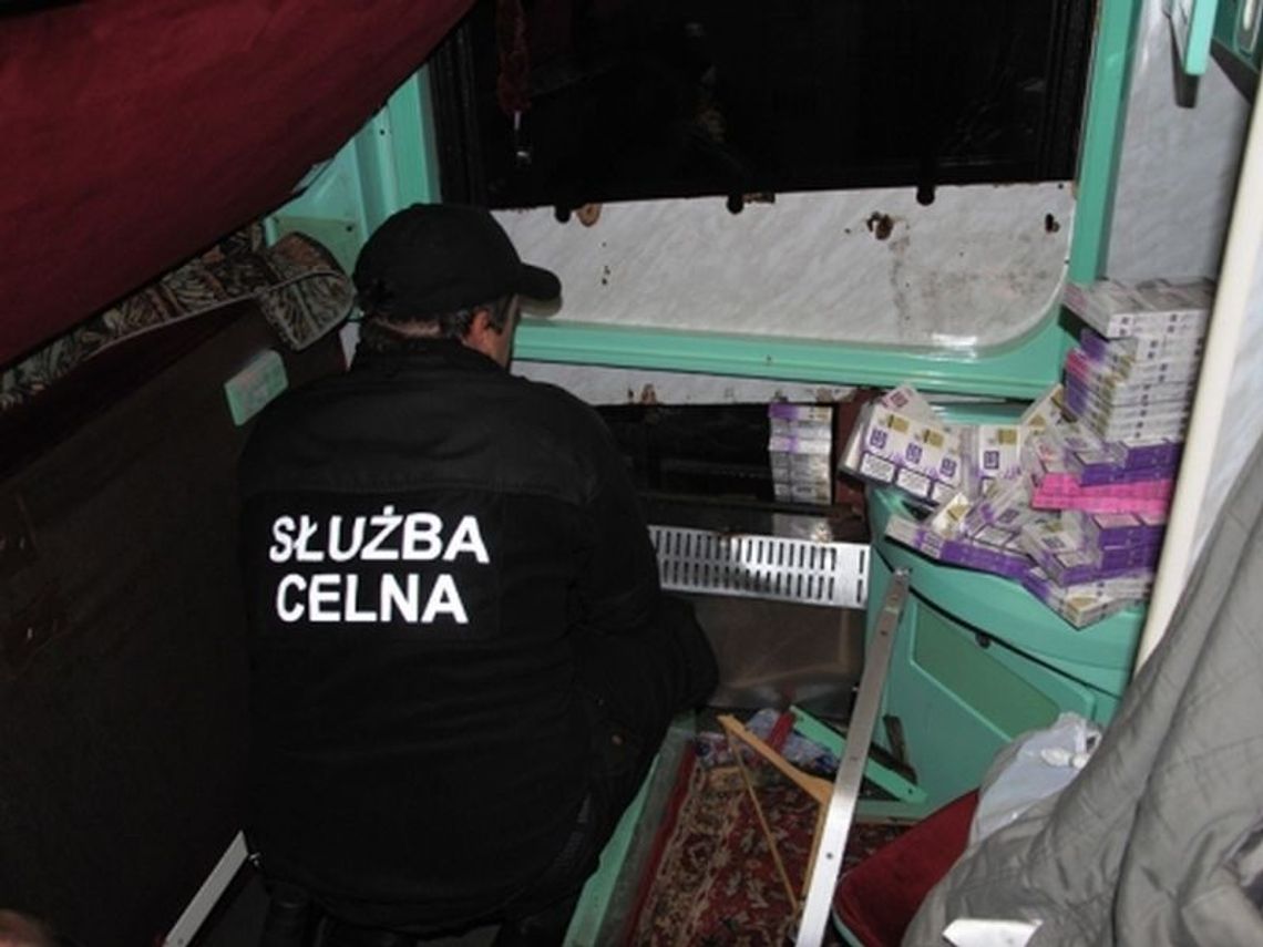 Łęczna: Papierosy z przemytu nie dotarły do Konina Łęczna: Papierosy z przemytu nie dotarły do Konina