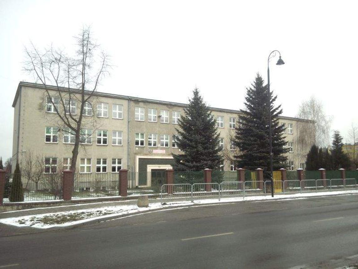 Łęczna: Remont budynku gimnazjum przy ul. Piłsudskiego