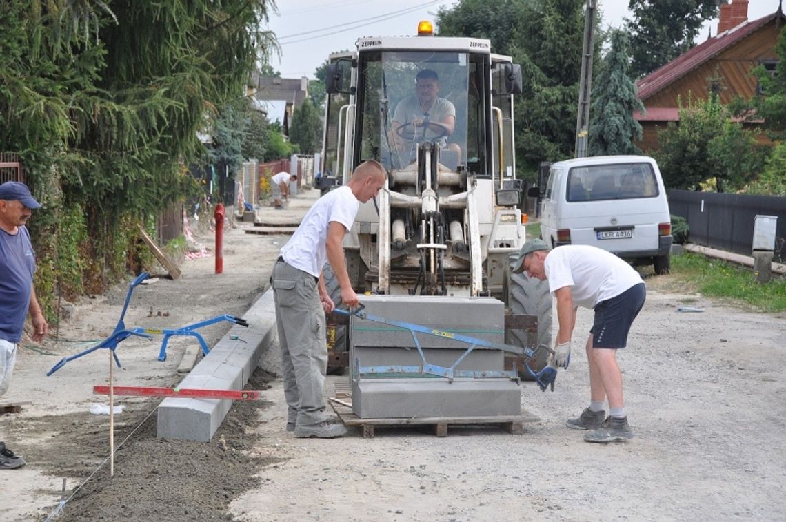 Łęczna: Ulica Mickiewicza wkońcu bez dziur Łęczna: Ulica Mickiewicza wkońcu bez dziur
