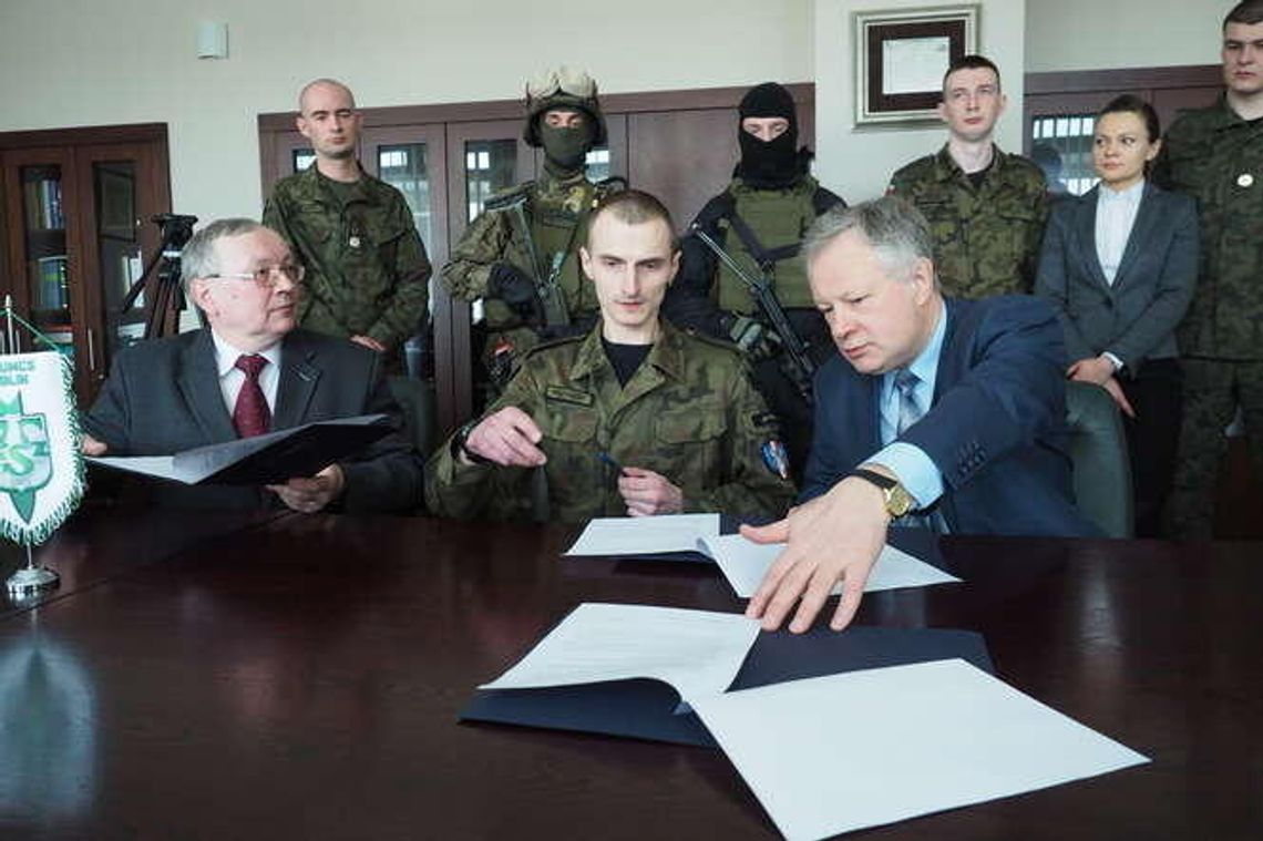 Legia Akademicka rozpoczyna współpracę z UMCS (zdjęcia) Legia Akademicka rozpoczyna współpracę z UMCS (zdjęcia)