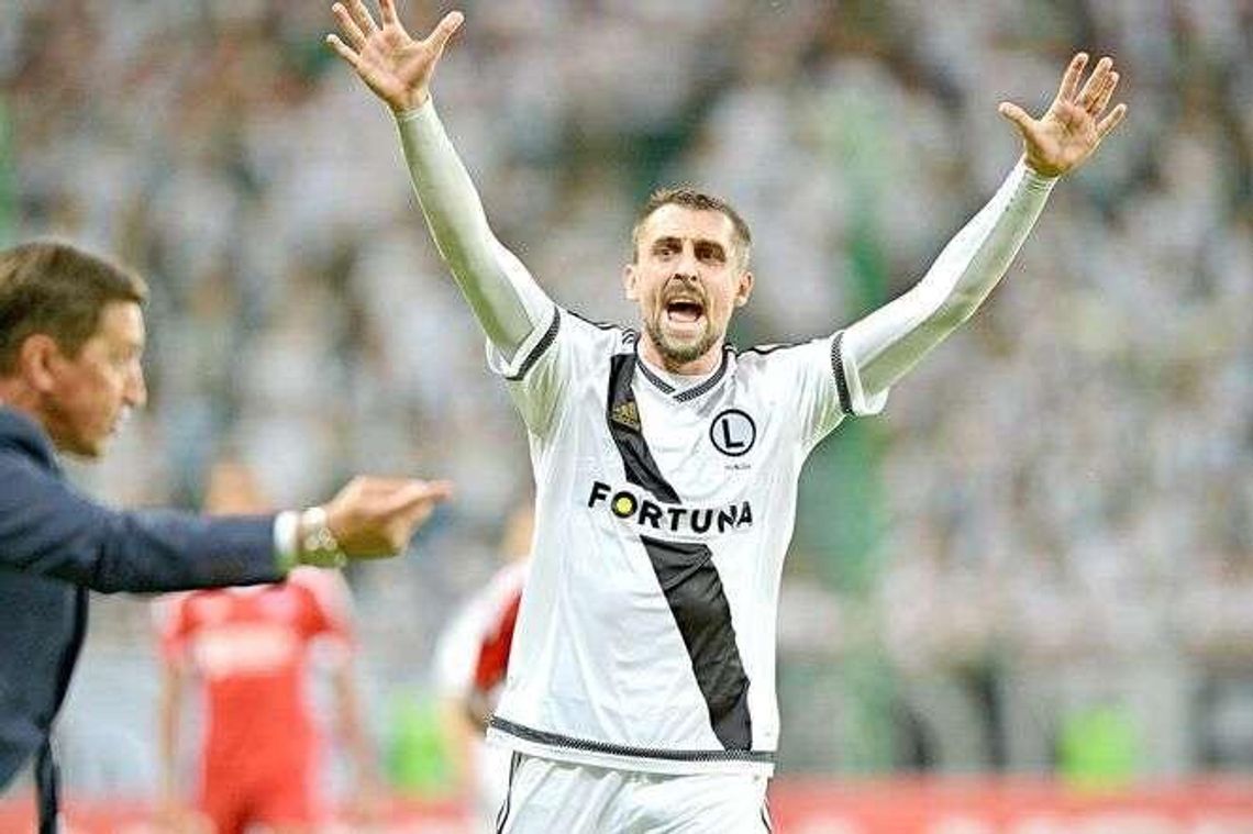 Legia - Trenczyn 0:0. Mistrzowie Polski grają dalej